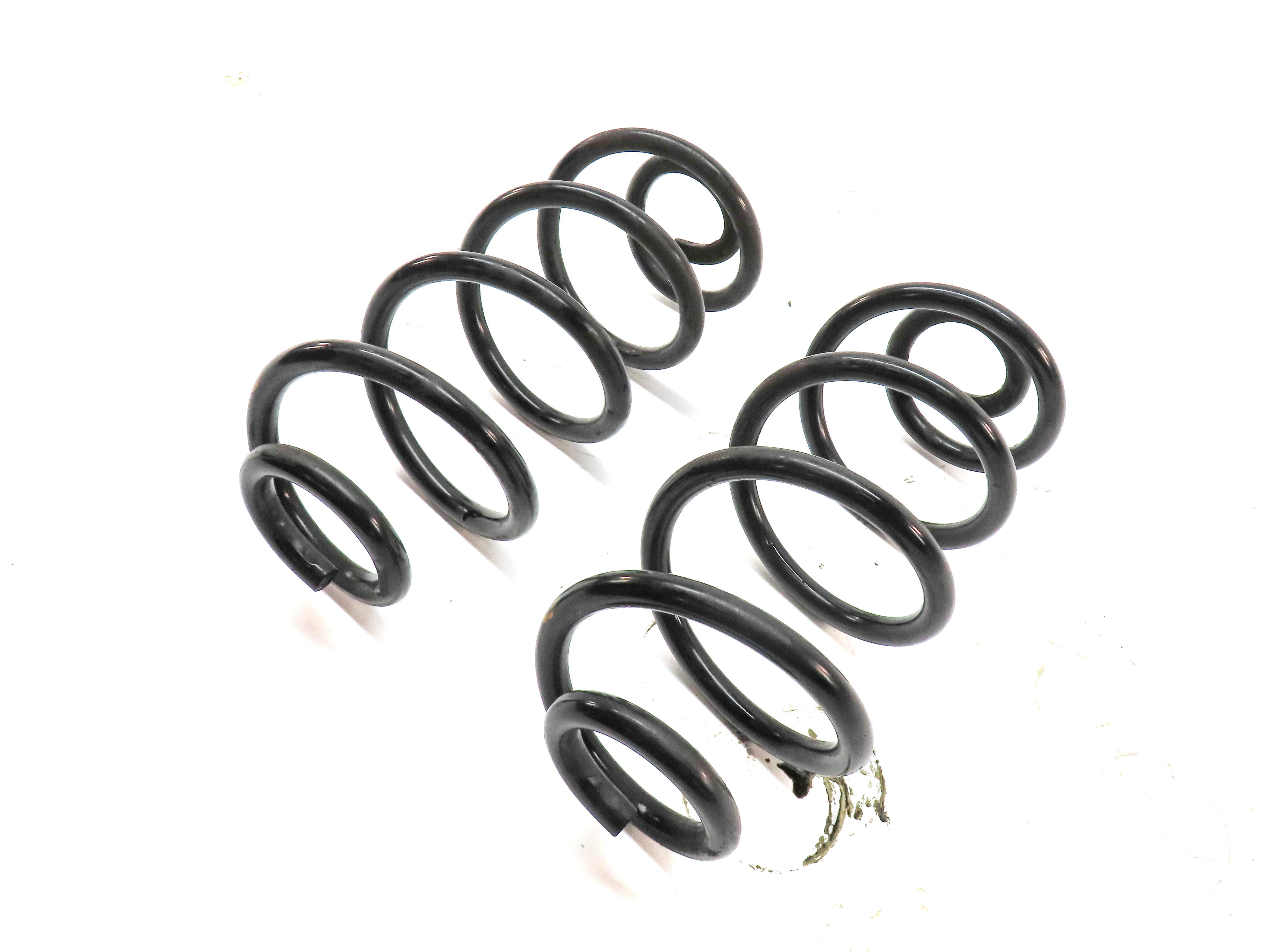15-18 PORSCHE MACAN (95B) REAR LEFT & RIGHT STANDARD SUSPENSION COIL SPRING SET2 — exact item pictured
